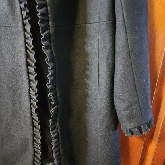 Women's Size 12 DKNY Black Wool Blend Ruffle Trim Overcoat - Picture 4 of 9